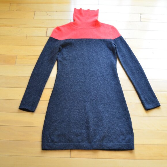 Theory Dresses & Skirts - Theory Women's 100% Cashmere Colorblock Dress Size S / P